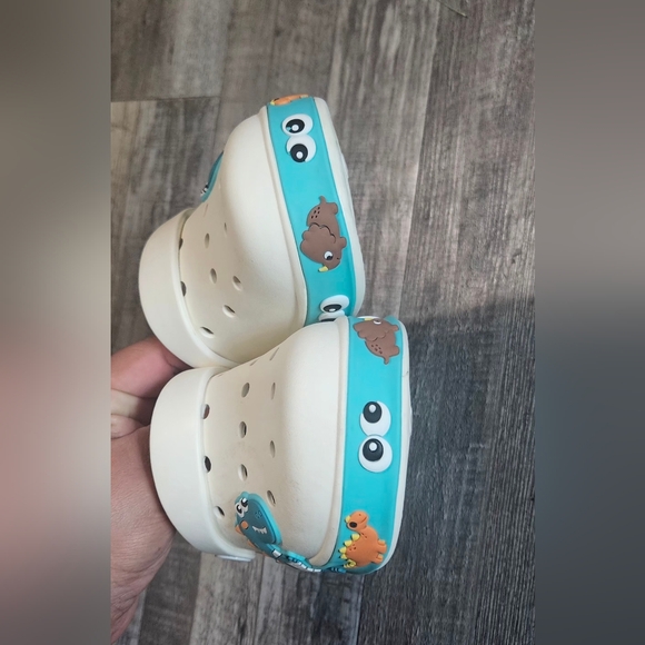 🩷Kids Dinosaurs Clogs Size 2❤️ - Picture 9 of 16